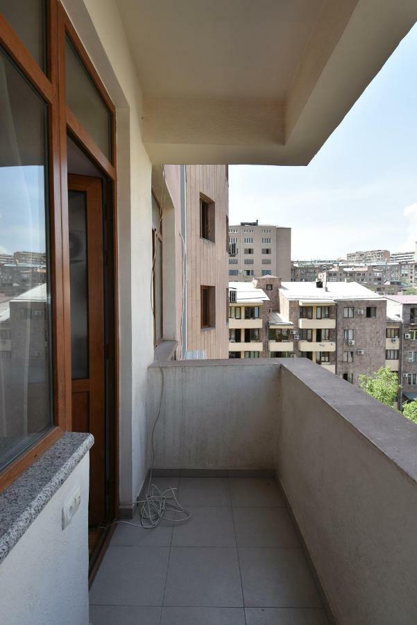 Freedom Apartments On Yekmalyan Str Ereván Exterior foto