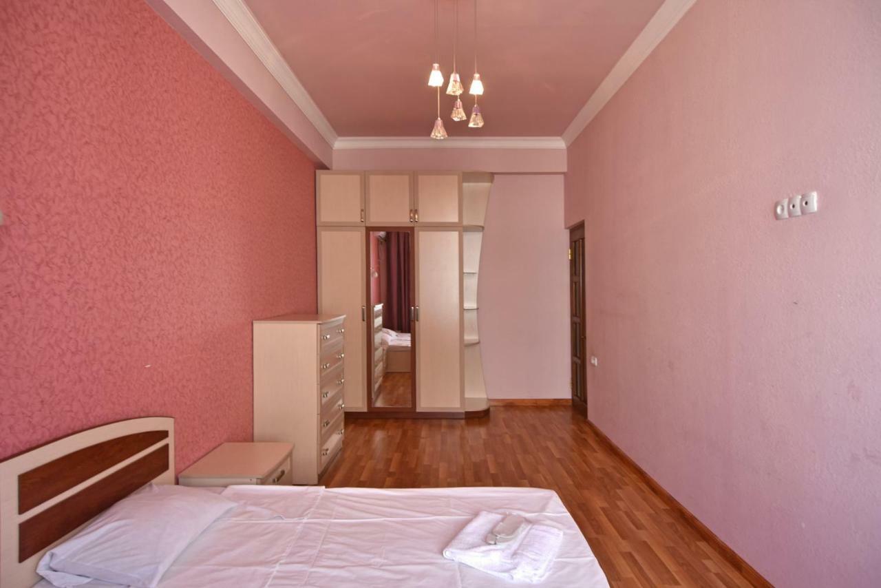 Freedom Apartments On Yekmalyan Str Ereván Exterior foto